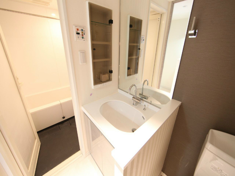 洗面設備　脱衣場　独立洗面台付