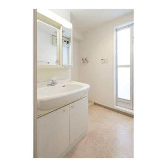洗面設備　※写真は同タイプ住戸です。