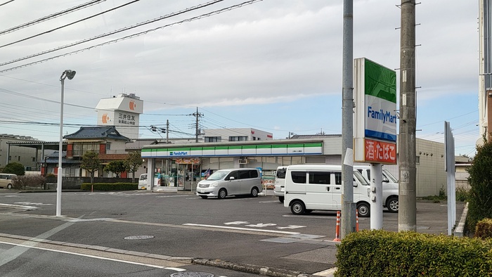 コンビニ　ファミリーマート上尾水上公園店（コンビニ）まで350m