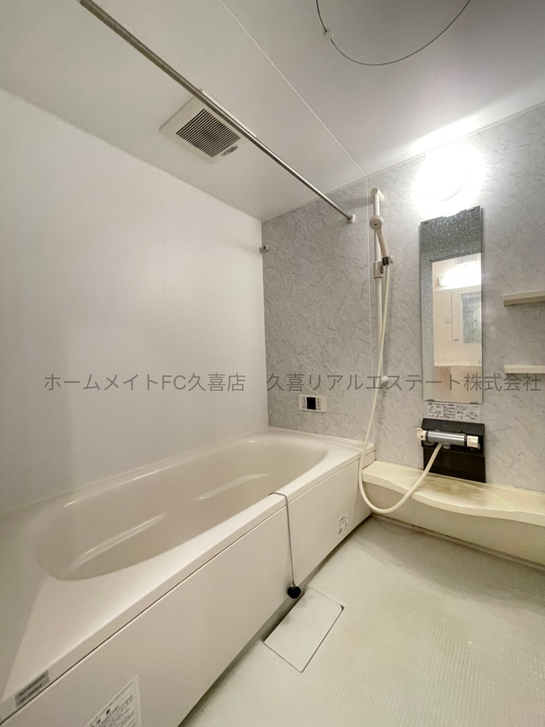 バス・シャワールーム　同施工会社同シリーズ別物件