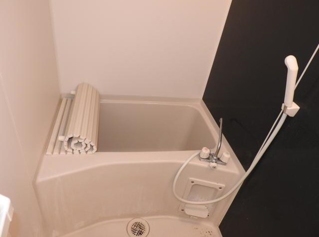 バス・シャワールーム　バスルーム