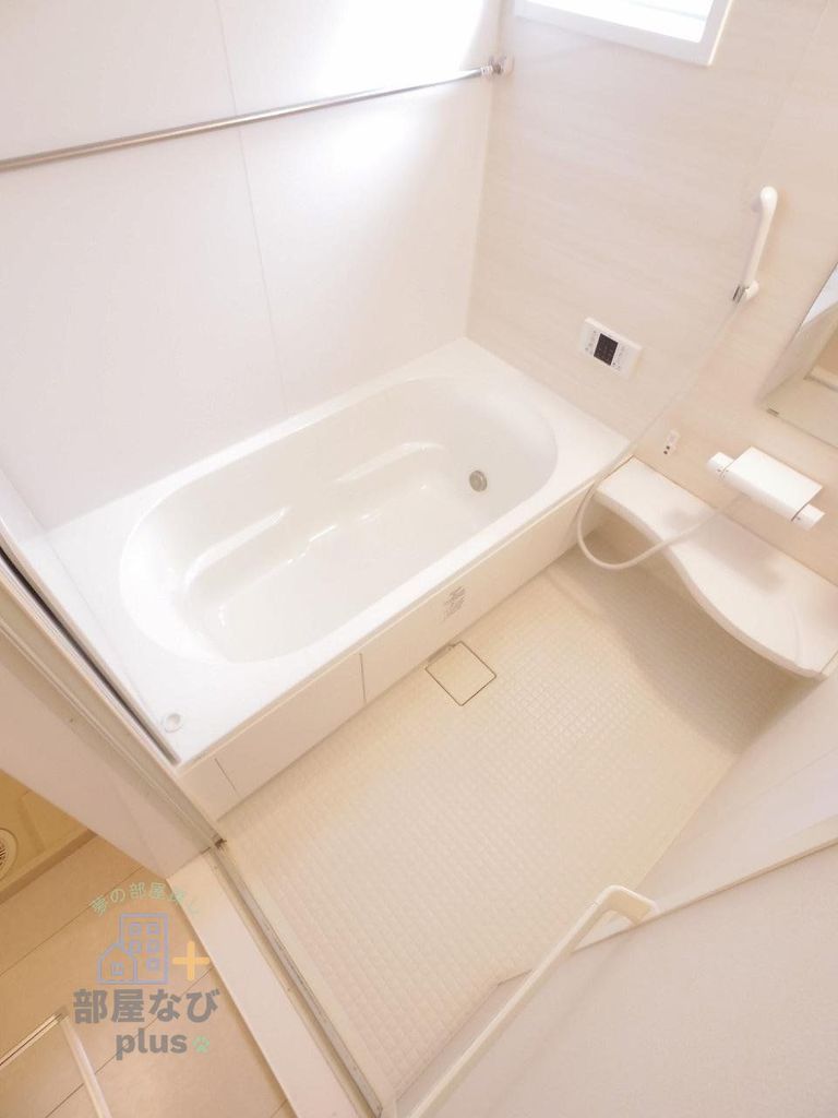 バス・シャワールーム　※他号室写真です