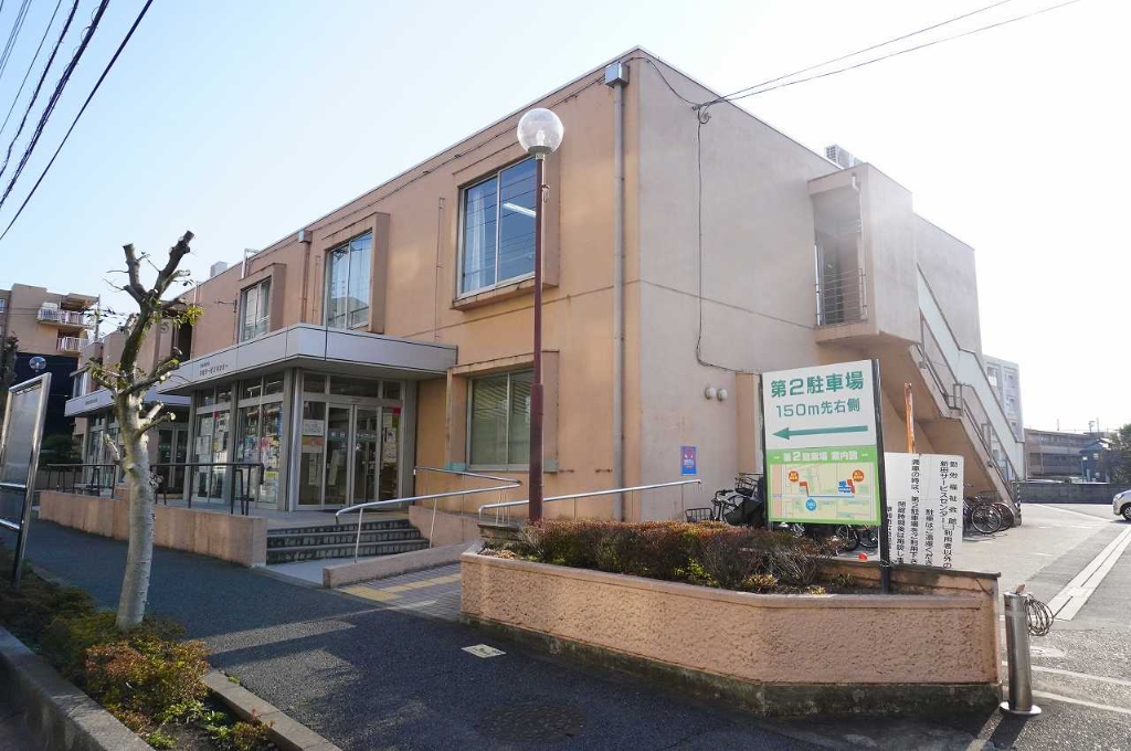 役所　草加市役所 新田サービスセンター（役所）まで261m