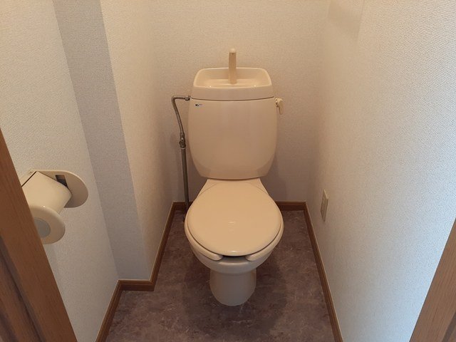 トイレ　コンパクトで使いやすいトイレです