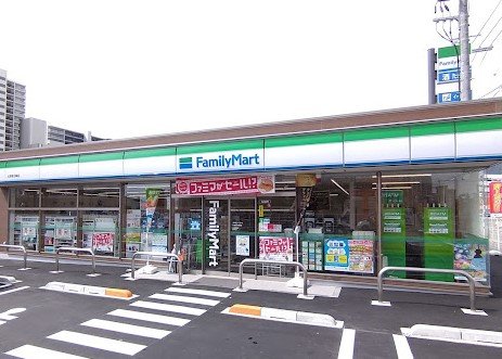 コンビニ　ファミリーマート　大津茶が崎店（コンビニ）まで482m