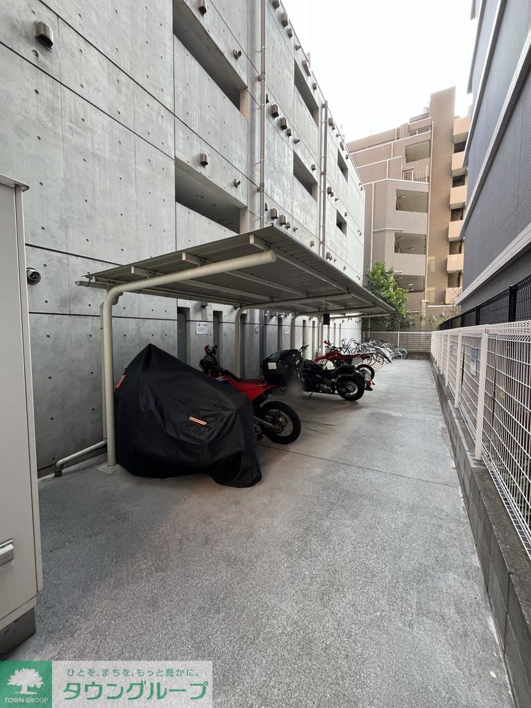 駐車場　駐車場