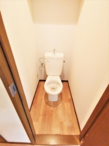 トイレ　別号室の画像です。ご参考下さい
