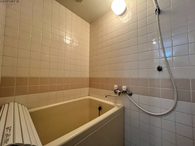 バス・シャワールーム　風呂トイレ別です！