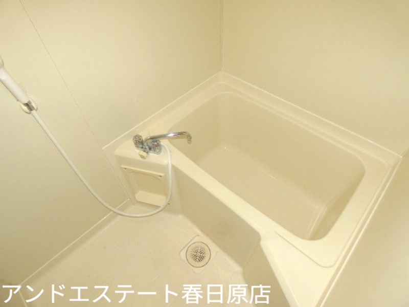 バス・シャワールーム　ワイドな浴槽