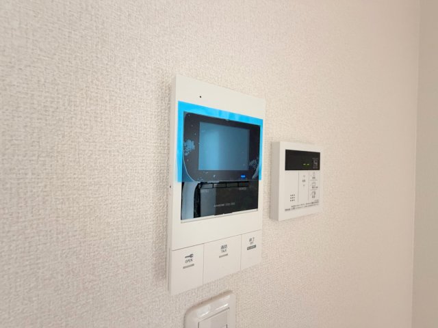 セキュリティ　TVモニターホンで来客が誰か確認してから開けて下さいね