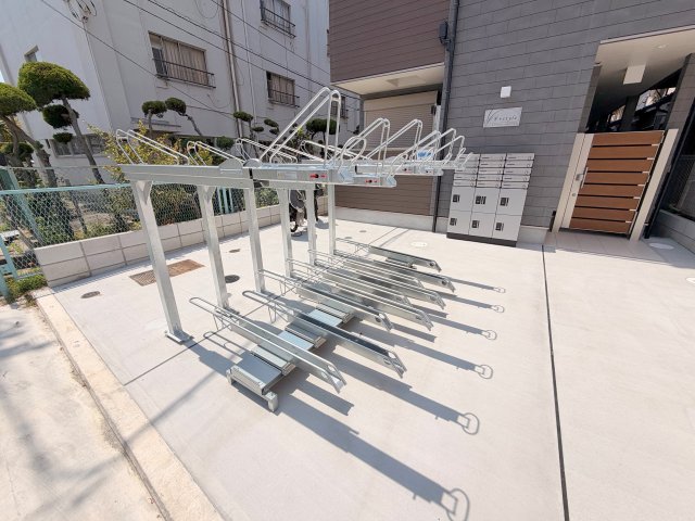 駐車場　敷地内には入居者専用の駐輪スペースもあります。