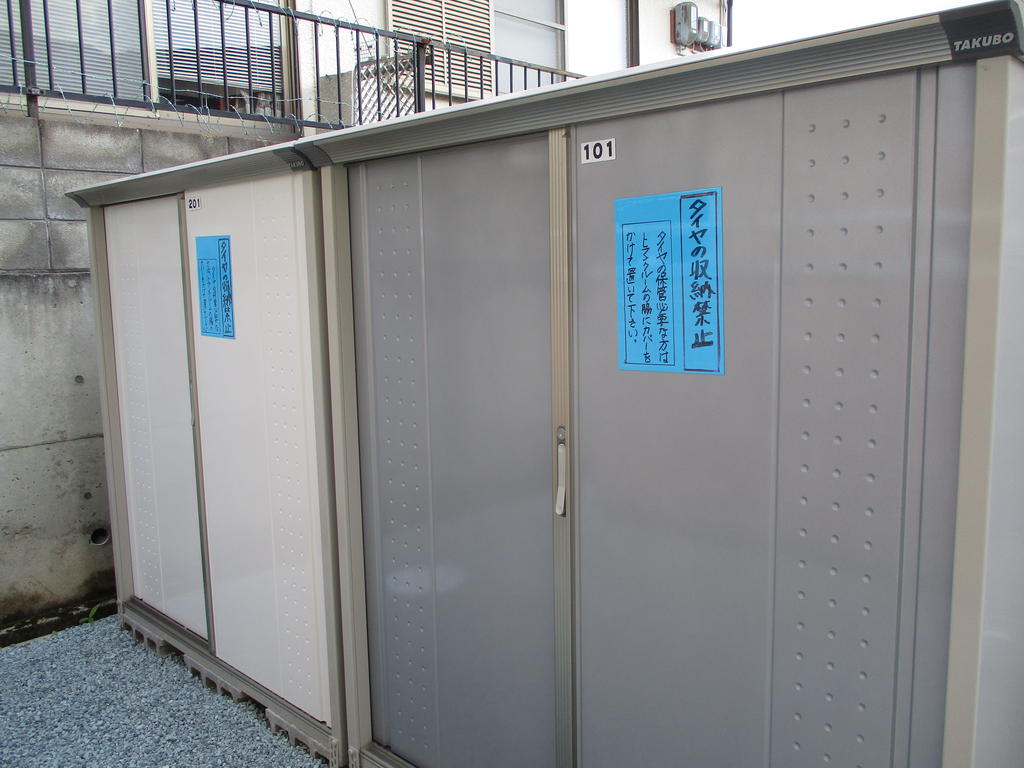 庭　各室専用物置あり