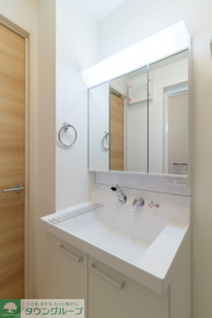 洗面設備　※写真は同タイプ住戸です。