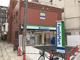 コンビニ　ファミリーマート 十三本町二丁目北店（コンビニ）まで200m