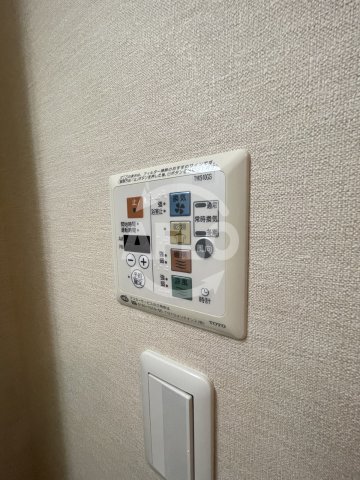 その他設備　コンフィデンスシティ-ウエスト　浴室乾燥機