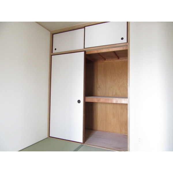 収納　和室の押入れです
