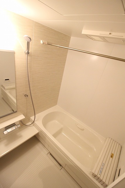 バス・シャワールーム　別のお部屋の写真です