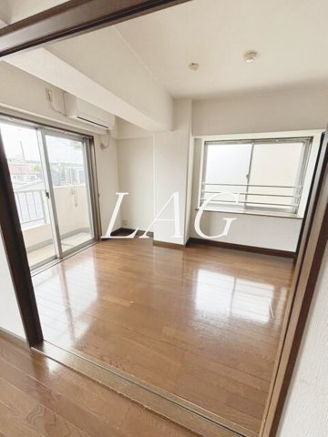 居室・リビング　洋室のお部屋です。