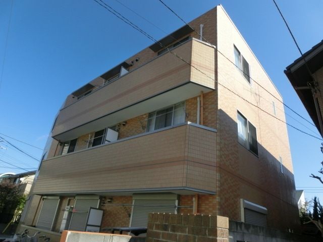 建物外観　2012年２月完成のマンションです