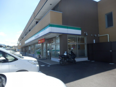 コンビニ　ファミリーマート　大津高砂店（コンビニ）まで740m