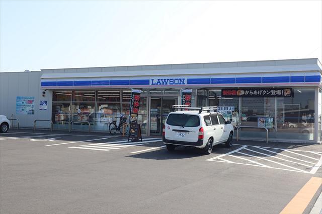 コンビニ　ローソン（コンビニ）まで988m