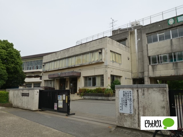 中学校　習志野市立第六中学校（中学校）まで748m