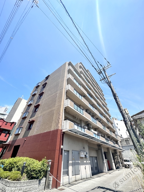 建物外観　引き締まったシックな佇まい♪