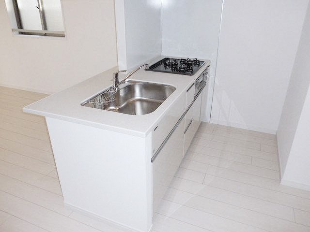 キッチン　参考画像　タイプ違いあり