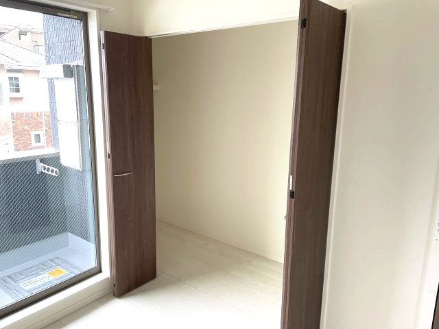 収納　同じ間取りの別部屋の写真です。