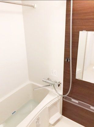 バス・シャワールーム　※同タイプの別のお部屋です。