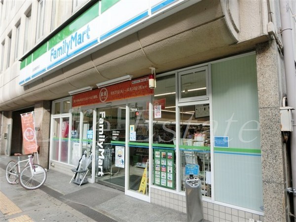 コンビニ　ファミリーマート長堀橋駅南店（コンビニ）まで183m