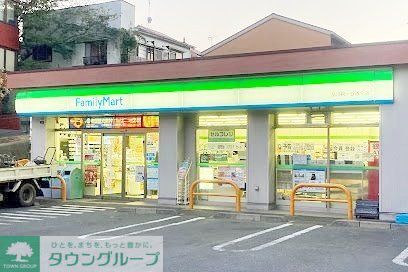コンビニ　ファミリーマート品川桐ヶ谷通り店（コンビニ）まで90m