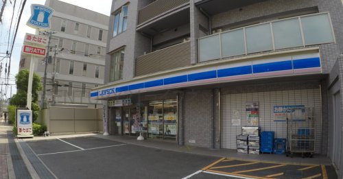 コンビニ　ローソン 吹田豊津中学校前店（コンビニ）まで390m