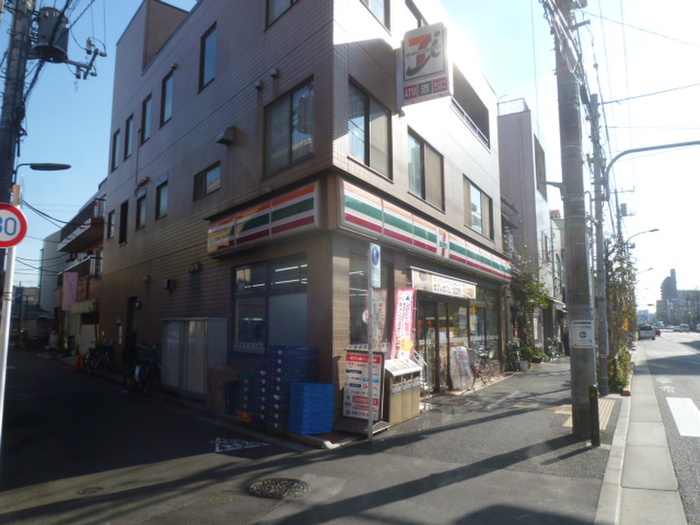 コンビニ　セブンイレブン（コンビニ）まで234m