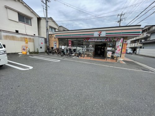 コンビニ　セブンイレブン 八尾老原4丁目店（コンビニ）まで1384m