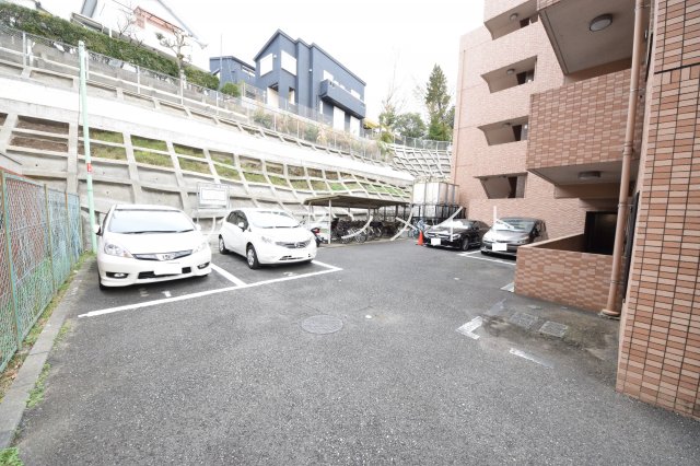 駐車場　敷地内駐車場
