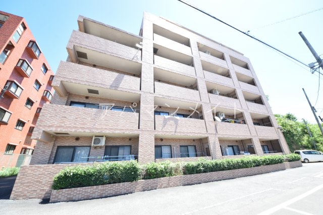 建物外観　落ち着いた雰囲気の外観です