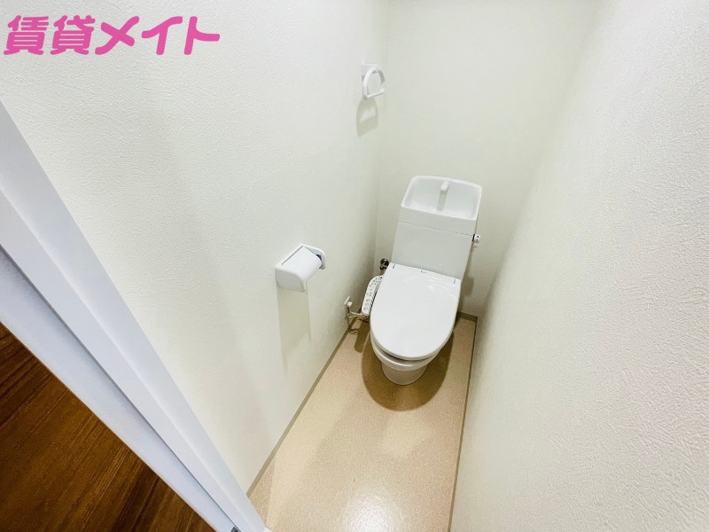 トイレ　同型参考写真