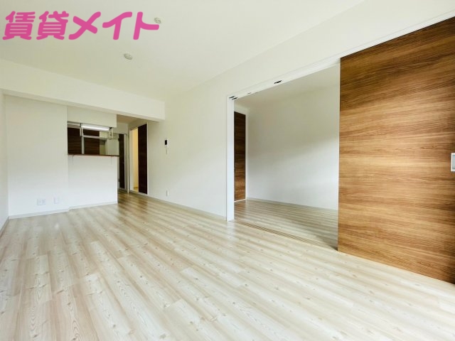 居室・リビング　同型参考写真