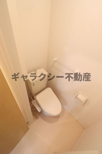 トイレ　温水洗浄便座
