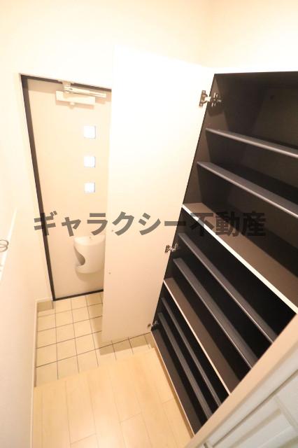 玄関　シューズボックス付き玄関