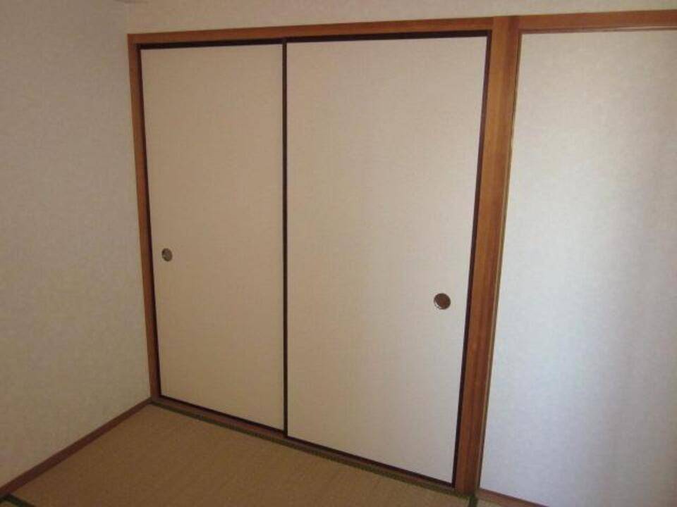 収納　押入れ