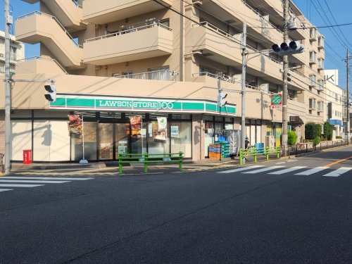 コンビニ　ローソンストア100葛飾青戸八丁目店（コンビニ）まで378m