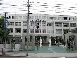 中学校　私立ヴェリタス城星学園中学校（中学校）まで650m