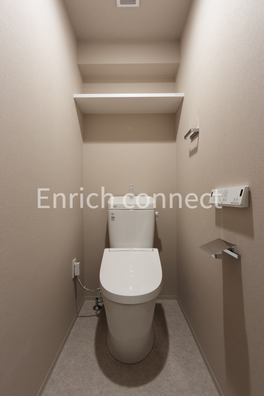 ブルーライン 横浜駅 徒歩8分 10階建 築1年のトイレ写真