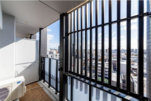 バルコニー　※写真は同じマンションの違う部屋のものになります。