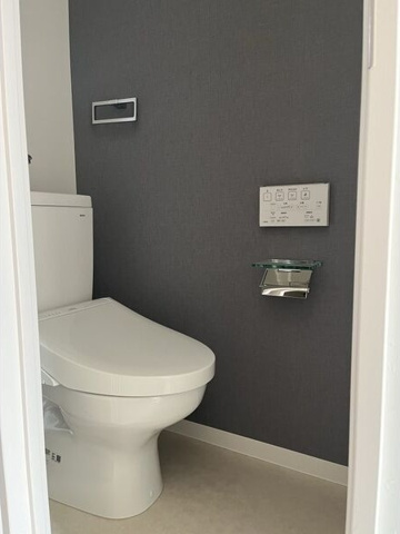 トイレ　※写真は同じマンションの違う部屋のものになります。