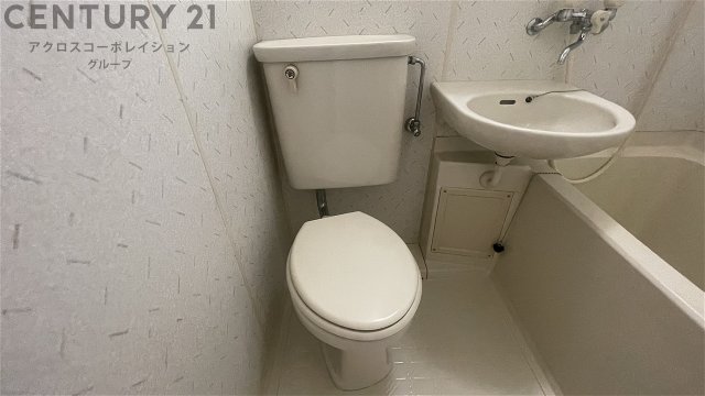 トイレ　浴室内にトイレがあります！