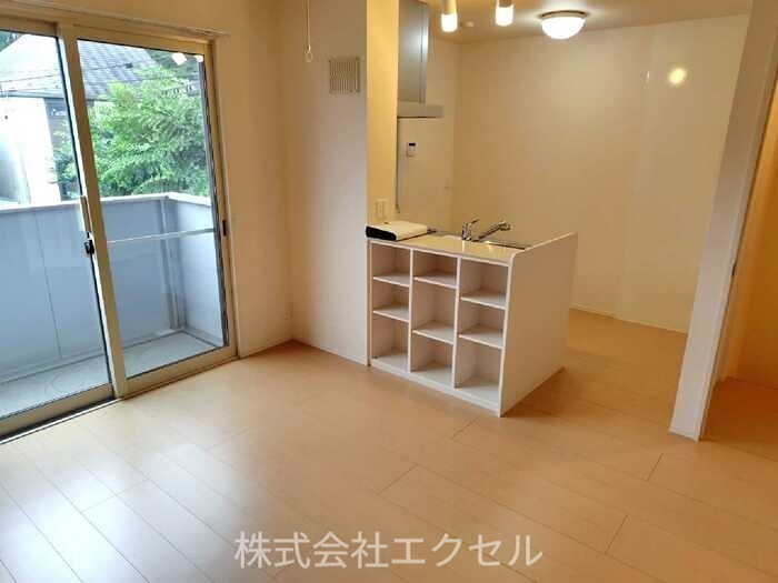 居室・リビング　同建物の別部屋の写真