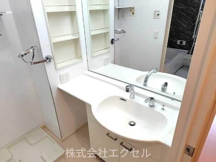 洗面設備　同建物の別部屋の写真